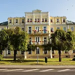 Monti Szálloda